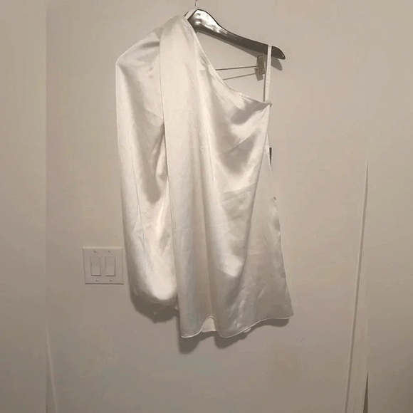 Revolve Selma Cilek One Sleeve Ecru Mini Dress Sz XS - Picture 3 of 7